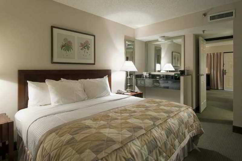 Embassy Suites By Hilton Richmond Dumbarton Bilik gambar